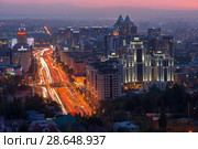 Almaty, Kazakhstan - August 26, 2017: General view of the Avenue Al-Farabi. Редакционное фото, фотограф Владимир Пойлов / Фотобанк Лори