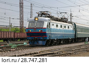 Коломна. Электровоз пассажирский постоянного тока ЧС2К-501 на станции Голутвин Московской железной дороги (2007 год). Редакционное фото, фотограф Дмитрий Щукин / Фотобанк Лори
