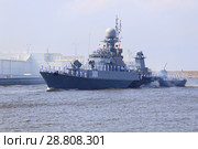 Малый противолодочный корабль проекта 1331М "Зеленодольск" в акватории Кронштадта (2018 год). Редакционное фото, фотограф Роман Рожков / Фотобанк Лори