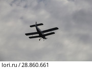 Самолет Ан-2 в воздухе. Голубое небо с облаками. Стоковое фото, фотограф Яковлев Сергей / Фотобанк Лори