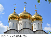 Золотые купола храма Преображения Господня в Жуковском. Улица Гагарина, 77а. Город Жуковский. Раменский район. Московская область (2016 год). Стоковое фото, фотограф lana1501 / Фотобанк Лори