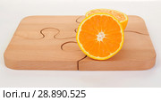 Orange pieces on a wooden board and knife. Стоковое фото, фотограф Георгий Ильин / Фотобанк Лори