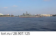 Большой десантный корабль "Минск" в акватории Невы накануне Дня ВМФ. Санкт-Петербург (2018 год). Редакционное видео, видеограф Виктор Карасев / Фотобанк Лори