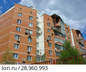 Восьмиэтажный девятиподъездный монолитный жилой дом (построен в 2003 году по индивидуальному проекту). Улица Коштоянца, 6 корпус 1. Район Проспект Вернадского. Город Москва (2015 год). Стоковое фото, фотограф lana1501 / Фотобанк Лори