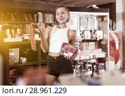 vendee choosing lash and red mask. Стоковое фото, фотограф Яков Филимонов / Фотобанк Лори
