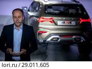 Директор по дизайну ПАО "Автоваз" Стив Маттин во время презентации концептуального внедорожника Lada 4х4 Vision на московском международном автомобильном салоне (ММАС – 2018) в МВЦ "Крокус Экспо" Редакционное фото, фотограф Николай Винокуров / Фотобанк Лори