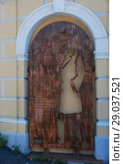 Штирлиц - Исаев. Памятник в г. Владивостоке (2018 год). Редакционное фото, фотограф syngach / Фотобанк Лори