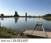 АГМ водоем в селе Жемчужина Нижнегорский р-н Крым (2018 год). Стоковое фото, фотограф Кузнецов Максим / Фотобанк Лори