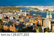 View of Budapest historical townscape with Danube river (2017 год). Стоковое фото, фотограф Яков Филимонов / Фотобанк Лори