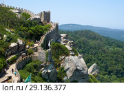 The Castle of the Moors on the top of the rocky cliff. Sintra. Portugal (2016 год). Редакционное фото, фотограф Сергей Пристяжнюк (Serg Zastavkin) / Фотобанк Лори