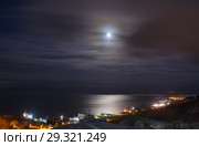 Камчатский край, лунный свет над Авачинской бухтой. Стоковое фото, фотограф Александр Максин / Фотобанк Лори