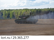 Международный военно-технический форум "Армия-2018". Российский зенитный пушечно-ракетный комплекс "Тунгуска" (SA-19 Grison) на полигоне "Алабино" в Московской области. Редакционное фото, фотограф Игорь Долгов / Фотобанк Лори