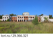 Noble estate Chernyshev in the village Yaropolets near Volokolamsk, Russia (2018 год). Редакционное фото, фотограф Алексей Кузнецов / Фотобанк Лори