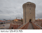 Башня (Матильды) Matilde. Старая крепость (Fortezza Vecchia). Ливорно. Тоскана. Италия (2018 год). Редакционное фото, фотограф Сергей Афанасьев / Фотобанк Лори