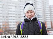 Десятилетняя девочка на прогулке на улице, портрет. Стоковое фото, фотограф Кекяляйнен Андрей / Фотобанк Лори