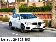 BMW (F16) X6 (2018 год). Редакционное фото, фотограф Art Konovalov / Фотобанк Лори