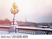 Pont Alexandre III, Eiffel Tower with snow, Paris (2018 год). Стоковое фото, фотограф Сергей Новиков / Фотобанк Лори