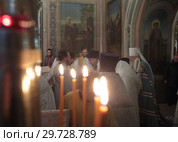 Литургия в Успенском храме села Жилино (2019 год). Редакционное фото, фотограф Дмитрий Неумоин / Фотобанк Лори