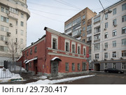Москва, дом на углу Костянского и Селивёрстова переулков (2019 год). Редакционное фото, фотограф Дмитрий Неумоин / Фотобанк Лори