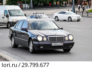 Mercedes-Benz W210 E-class (2012 год). Редакционное фото, фотограф Art Konovalov / Фотобанк Лори