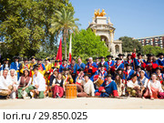 People in uniforms of historical Catalan armies on National Day of Catalonia (2018 год). Редакционное фото, фотограф Яков Филимонов / Фотобанк Лори