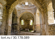 Ремонт церкви Луки Евангелиста с селе Лаки. Крым 2014. Стоковое фото, фотограф Выскуб Анна / Фотобанк Лори