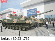 Самоходная противотанковая десантная пушка 2С25М "Спрут-СДМ1" стоит в экспозиции Курганмашзавода на Международном военно-техническом форуме "Армия-2017", Кубинка, Московская область. Редакционное фото, фотограф Малышев Андрей / Фотобанк Лори