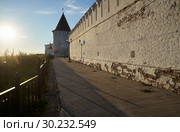 South stone defensive wall and South-eastern round tower of Tobolsk Kremlin. Tobolsk. Russia (2016 год). Редакционное фото, фотограф Сергей Пристяжнюк (Serg Zastavkin) / Фотобанк Лори