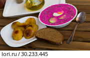 Cold yogurt beetroot soup. Стоковое фото, фотограф Яков Филимонов / Фотобанк Лори