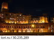 Night view of Trajan's market, the ruins of commercial buildings in the forum of Trajan in Rome. Italy (2017 год). Стоковое фото, фотограф Наталья Волкова / Фотобанк Лори