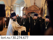 Прощеное воскресенье в Новодевичьем монастыре (2019 год). Редакционное фото, фотограф Дмитрий Неумоин / Фотобанк Лори