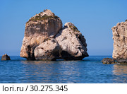 Aphrodite's Stone on Petra tou Romiou or Aphrodite Rock Beach, one of the main attractions and landmarks of Cyprus island. (2018 год). Стоковое фото, фотограф Сергей Пристяжнюк (Serg Zastavkin) / Фотобанк Лори