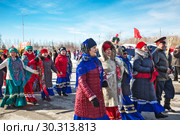 Праздничное шествие "Каталиха" на празднике Масленицы. Старославянский традиционный праздник. Бердск, Новосибирская область, Западная Сибирь, Россия (2019 год). Редакционное фото, фотограф Евгений Мухортов / Фотобанк Лори
