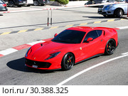 Ferrari 812 Superfast (2019 год). Редакционное фото, фотограф Art Konovalov / Фотобанк Лори