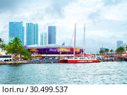 Майами, Флорида, США,  Хард Рок кафе. Hard Rock Cafe Miami (2013 год). Редакционное фото, фотограф Галина Савина / Фотобанк Лори