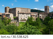 Castle of Santa Pau in summer day, Garrotxa (2017 год). Стоковое фото, фотограф Яков Филимонов / Фотобанк Лори