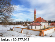Приоратский замок в Гатчине (2019 год). Редакционное фото, фотограф Юлия Бабкина / Фотобанк Лори
