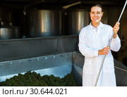 Female winemaker in winery. Стоковое фото, фотограф Яков Филимонов / Фотобанк Лори