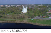 Вид на Софийский собор солнечным апрельским днем (аэросъемка). Полоцк, Белоруссия (2019 год). Стоковое видео, видеограф Виктор Карасев / Фотобанк Лори