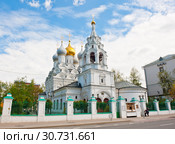 Храм Святителя Николая в Пыжах. Весенний день. Улица Большая Ордынка. Москва (2019 год). Редакционное фото, фотограф E. O. / Фотобанк Лори