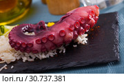 Boiled octopus with rice. Стоковое фото, фотограф Яков Филимонов / Фотобанк Лори