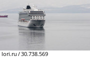 Expedition Liner Viking Orion sailing in Pacific Ocean. Time lapse (2019 год). Редакционное видео, видеограф А. А. Пирагис / Фотобанк Лори