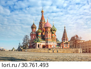 Москва. Собор Василия Блаженного на Красной площади. St. Basil's Cathedral on Red Square in Moscow (2019 год). Стоковое фото, фотограф Baturina Yuliya / Фотобанк Лори