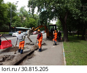 Дорожные работы в Москве (2019 год). Редакционное фото, фотограф Давид Мзареулян / Фотобанк Лори