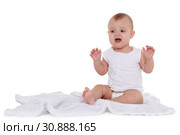 Little crying baby in diaper. Стоковое фото, фотограф Мельников Дмитрий / Фотобанк Лори