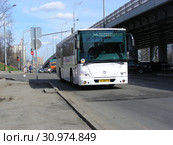 Автобус на рейсе. Можайское шоссе. Можайский район. Город Москва. Россия (2015 год). Редакционное фото, фотограф lana1501 / Фотобанк Лори