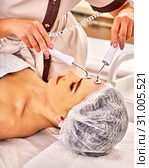 Hydradermie double Ionization needle free mesotherapy treatment. Стоковое фото, фотограф Gennadiy Poznyakov / Фотобанк Лори