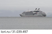 Expedition Passenger Liner Le Soleal sailing in Pacific Ocean (2019 год). Редакционное видео, видеограф А. А. Пирагис / Фотобанк Лори