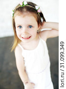 Portrait of cute beautiful little girl. Стоковое фото, фотограф ivolodina / Фотобанк Лори