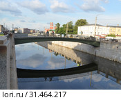 Ипподромный мост через Обводный канал, Санкт-Петербург (2019 год). Редакционное фото, фотограф Светлана Колобова / Фотобанк Лори